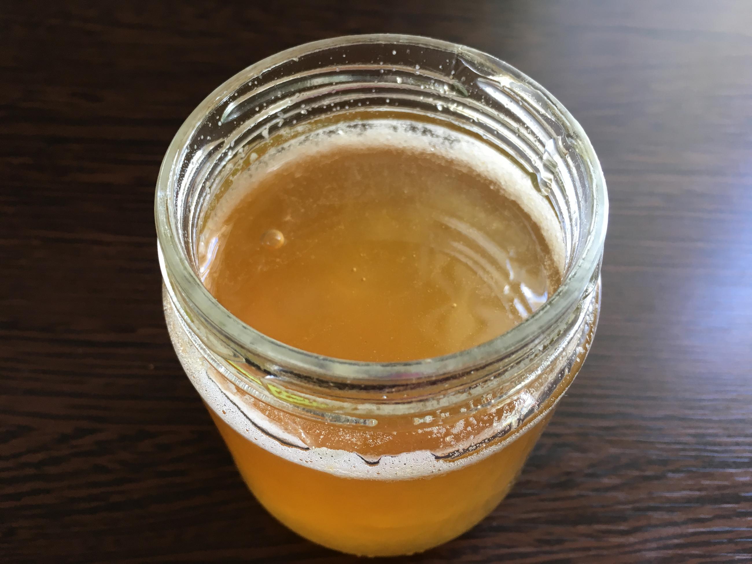 Nyslungad honung från kolonin